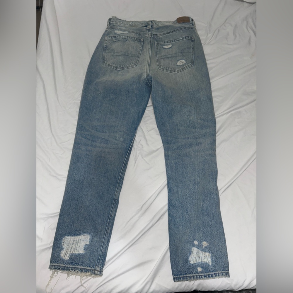 American Eagle Mom Jeans Light Blue Denim Womens Size 6 Distressed